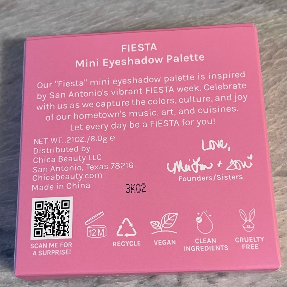 Chica Beauty Fiesta Mini Eyeshadow Palette - Picture 6 of 6